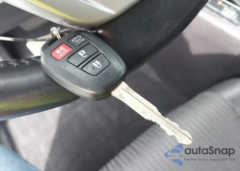 2017 Toyota Highlander Le Plus z USA, uszkodzony, nr VIN 5TDBZRFH3HS367760